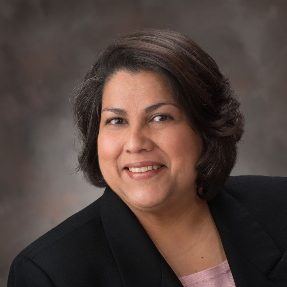 Portrait of Laura K. Muñoz